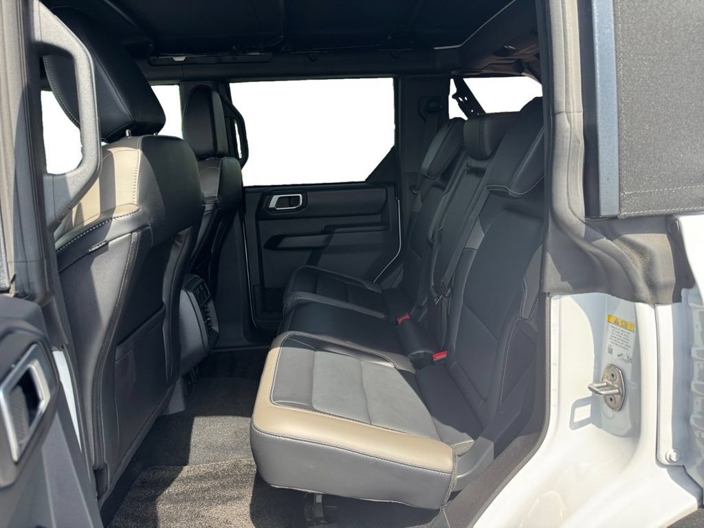 Certified 2025 Ford Bronco Outer Banks w/ Sasquatch Package AWD/4WD image 14