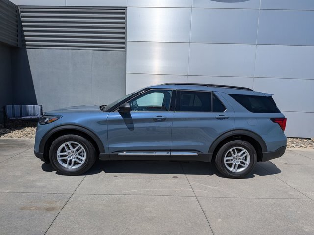Certified 2025 Ford Explorer Active RWD image 7