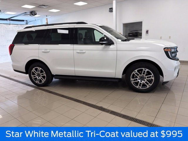 Certified 2025 Ford Expedition Active AWD/4WD image 4