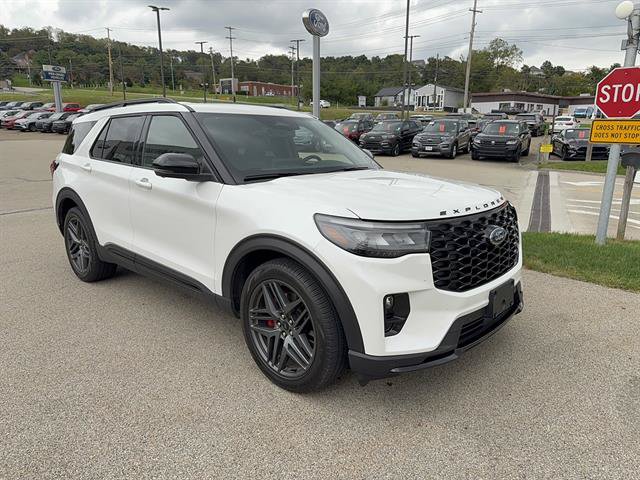 Certified 2025 Ford Explorer ST w/ Sun And Sound Package AWD/4WD image 4