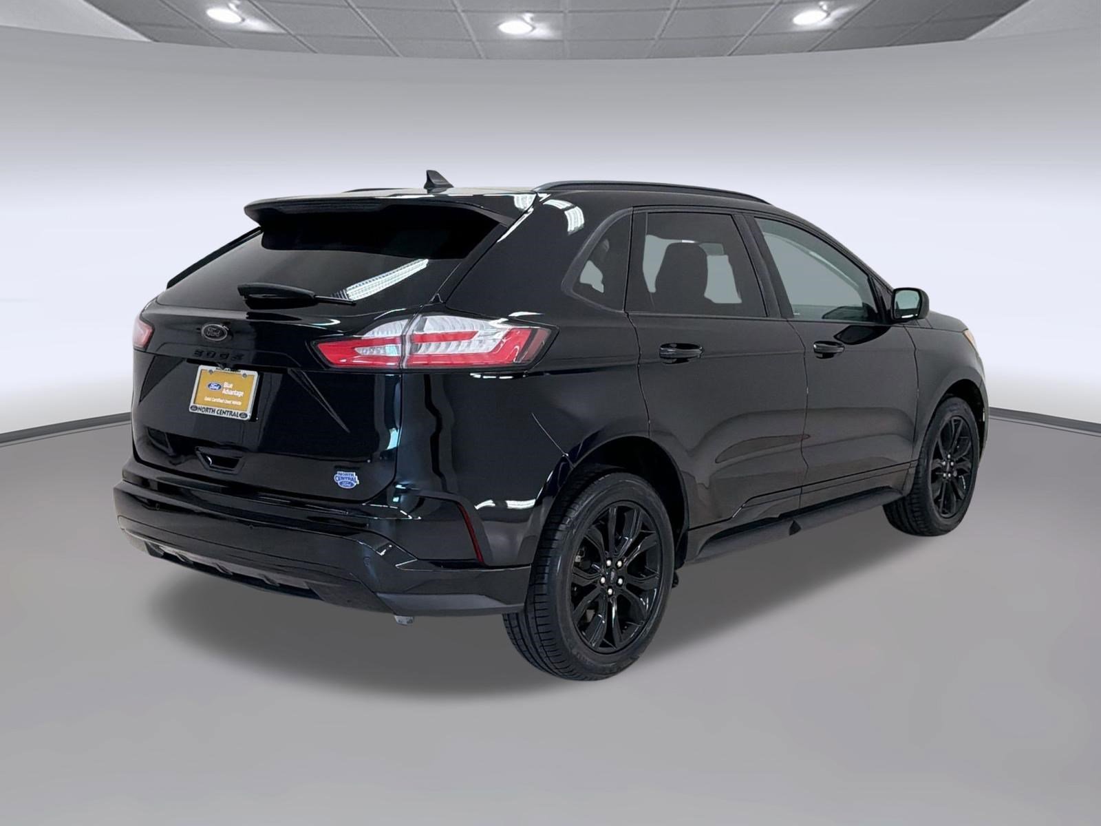 Certified 2022 Ford Edge SE w/ Black Appearance Package AWD/4WD image 9