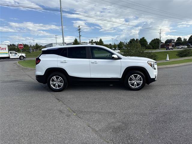 Used 2024 GMC Terrain SLE AWD/4WD image 4