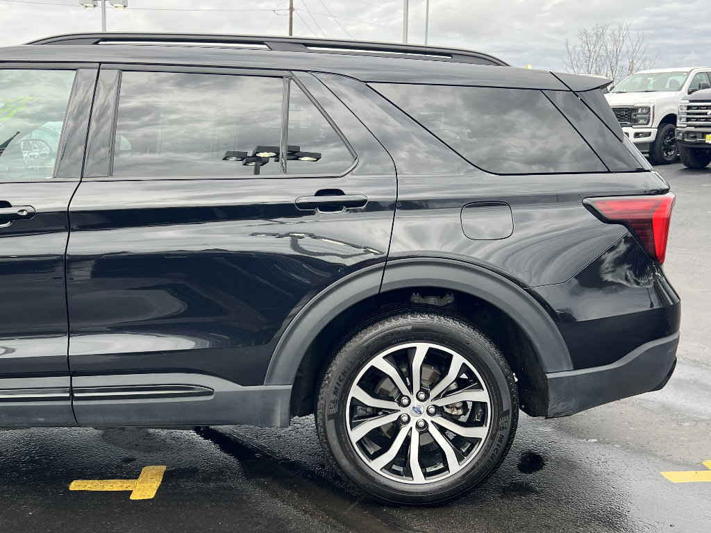 Certified 2025 Ford Explorer ST-Line image 6