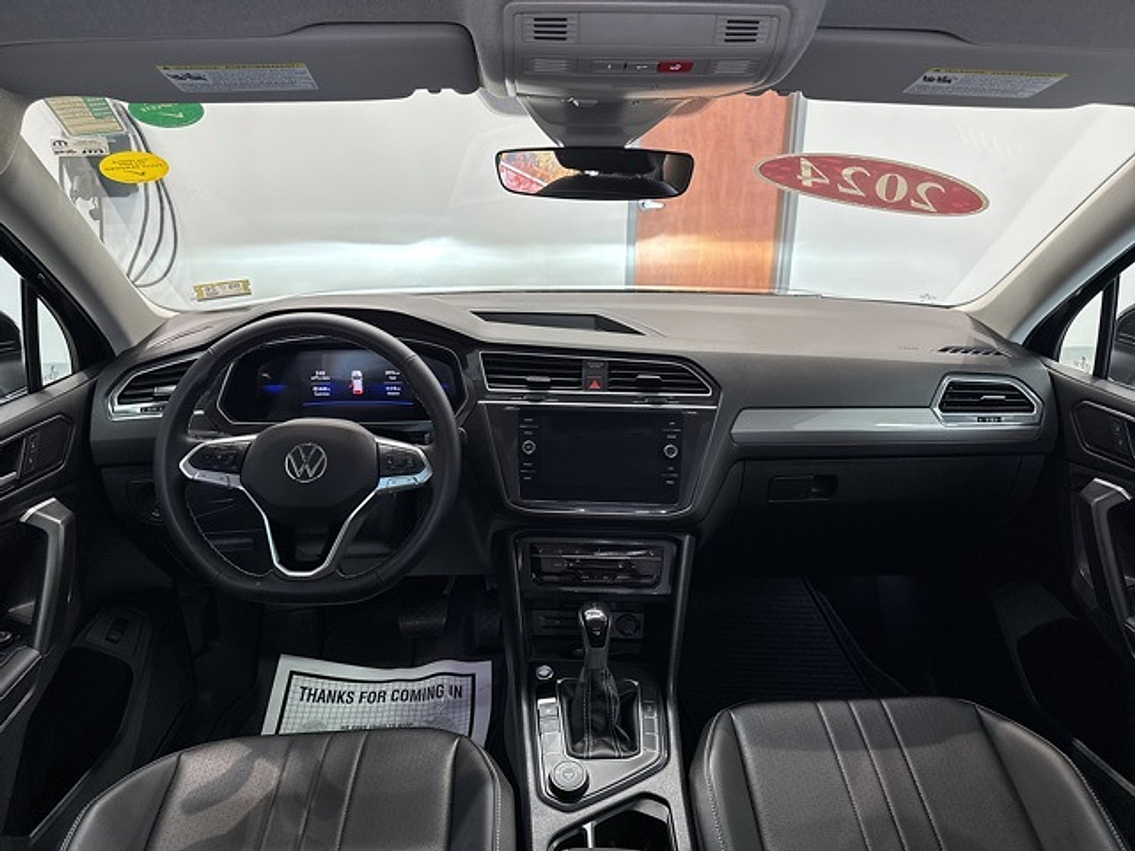 Used 2024 Volkswagen Tiguan SE image 41