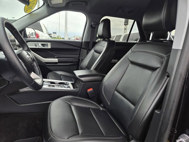Certified 2024 Ford Explorer XLT w/ Equipment Group 202A AWD/4WD image 27