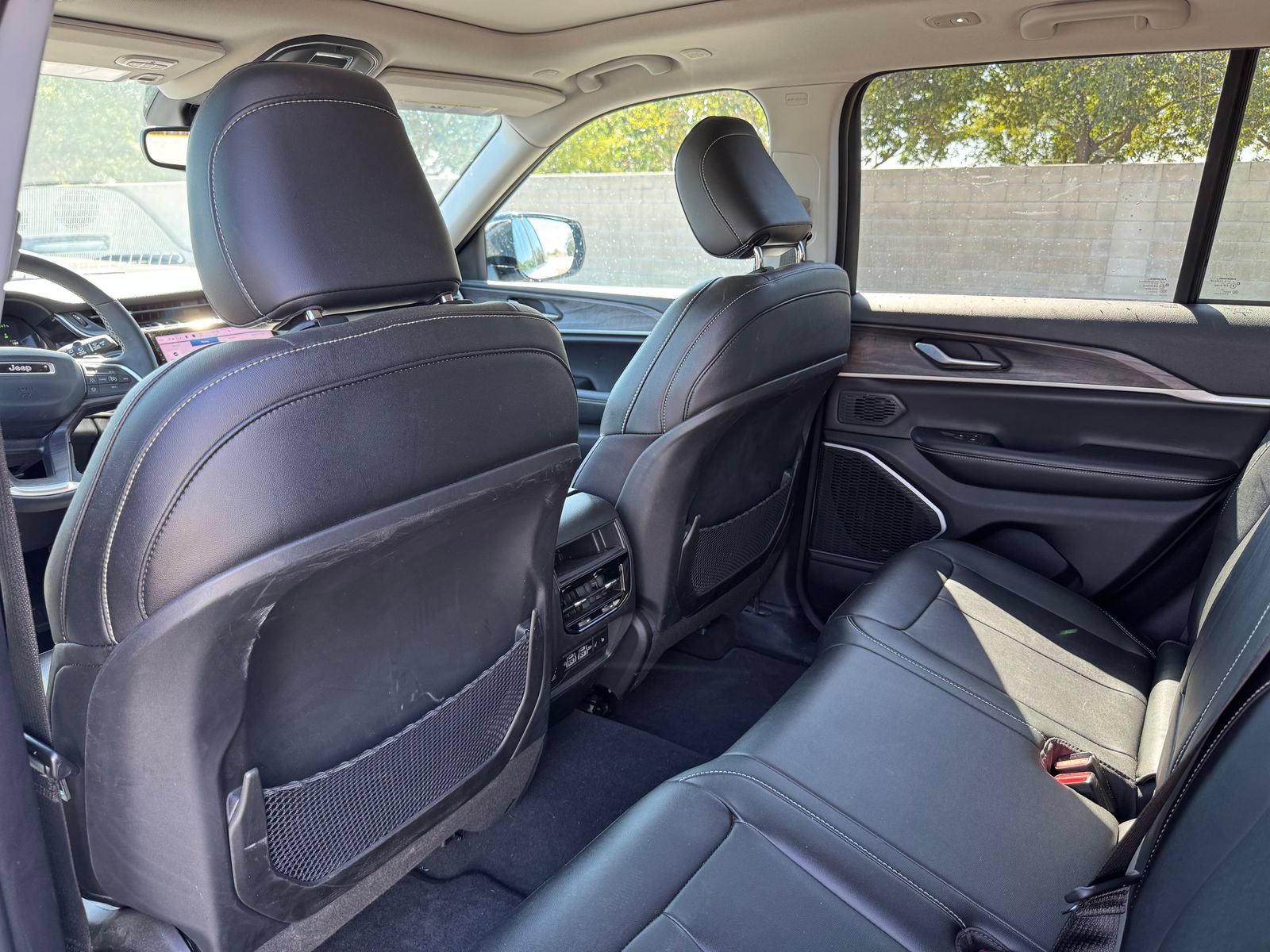 Used 2023 Jeep Grand Cherokee 4WD 4xe image 17