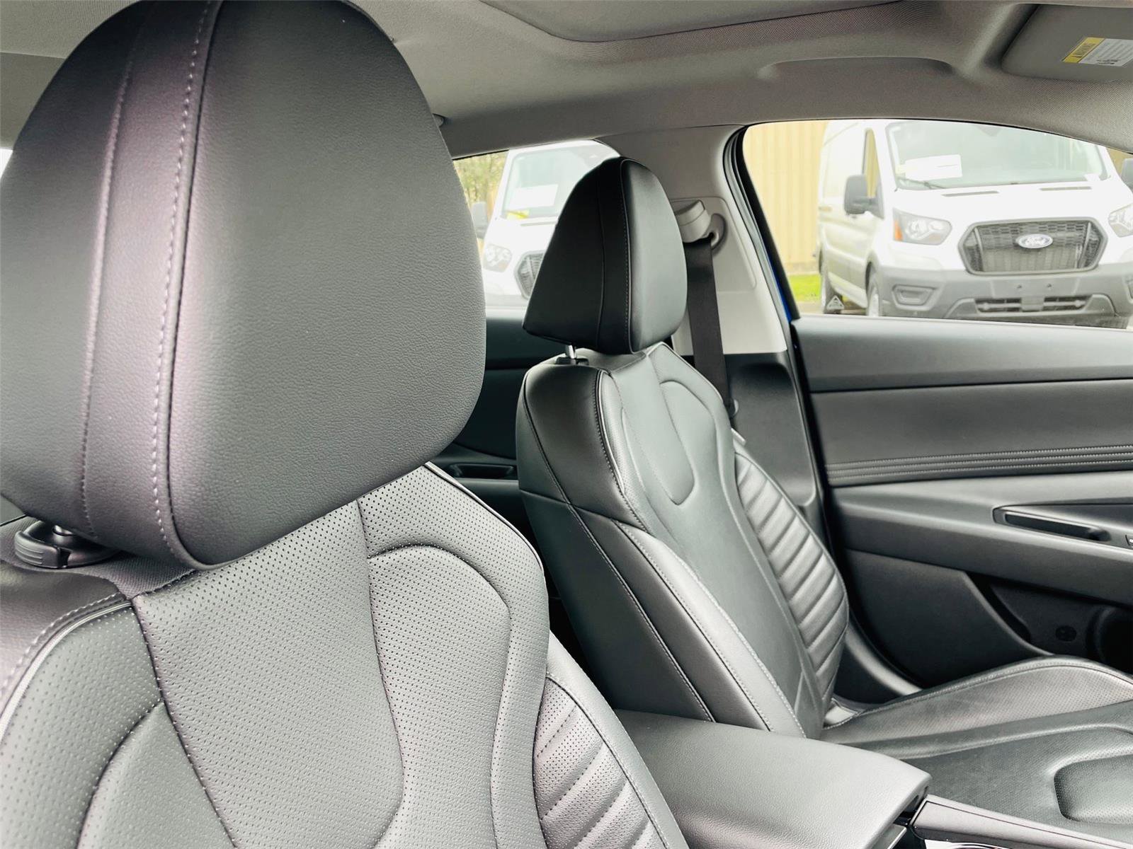 Used 2025 Hyundai Elantra Limited FWD image 57