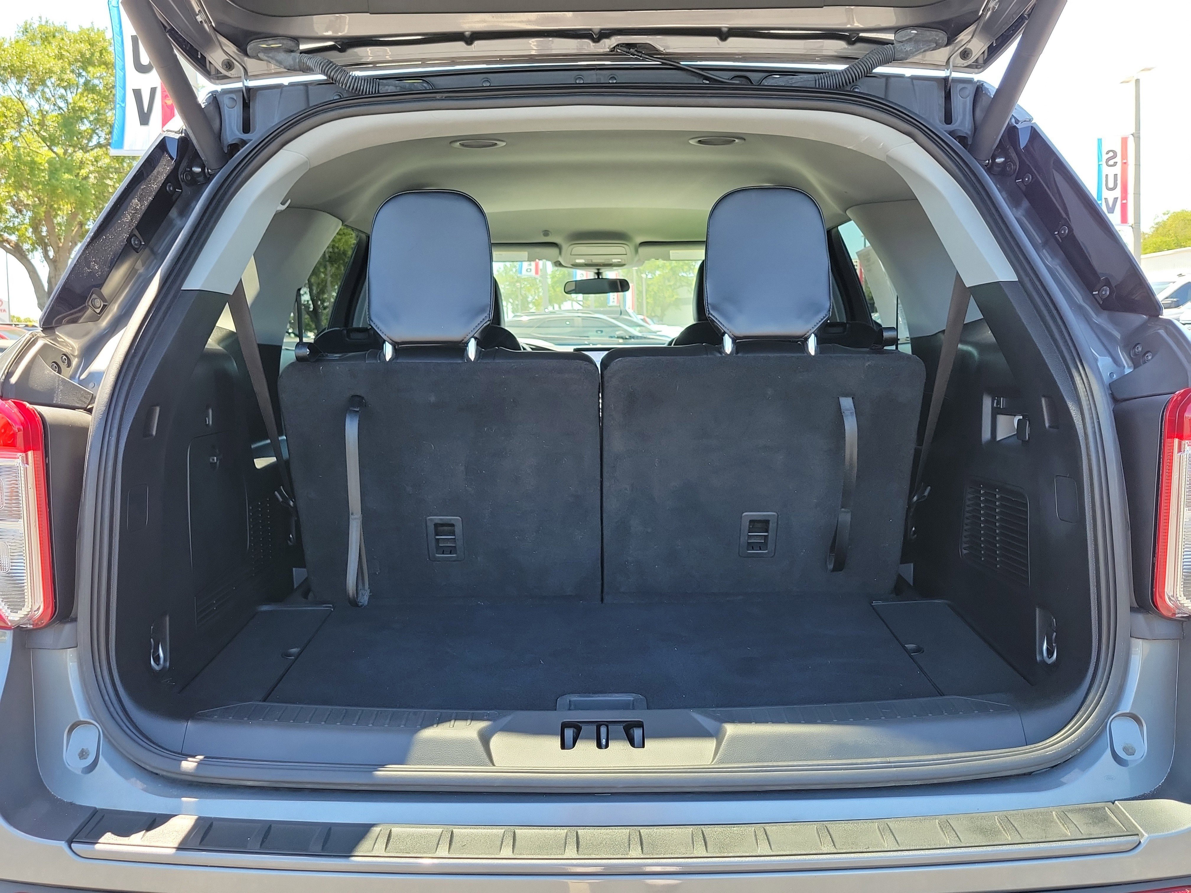 Certified 2023 Ford Explorer XLT w/ Equipment Group 202A image 10