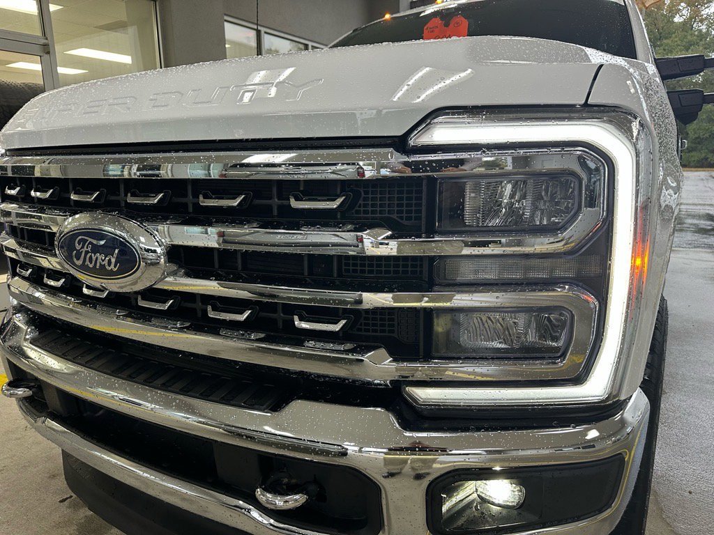 Certified 2024 Ford F250 Lariat w/ Chrome Package image 8