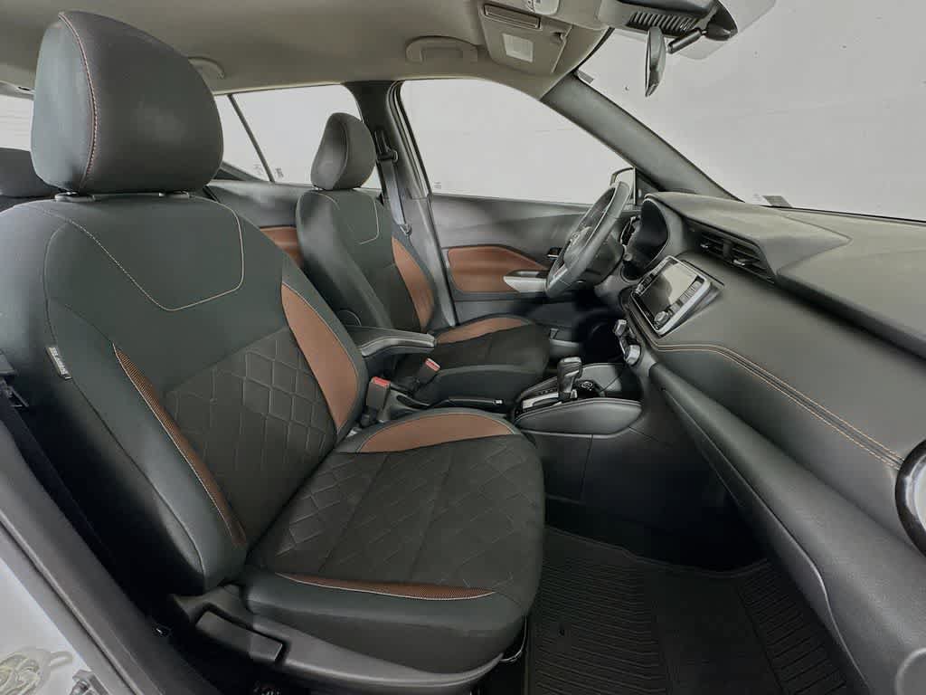 Used 2020 Nissan Kicks SR w/ Exterior Package FWD image 14