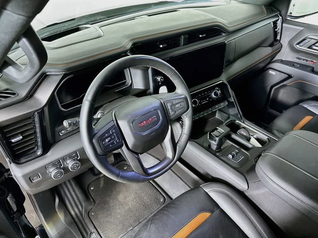 Used 2024 GMC Sierra 1500 AT4 w/ Technology Package AWD/4WD image 9