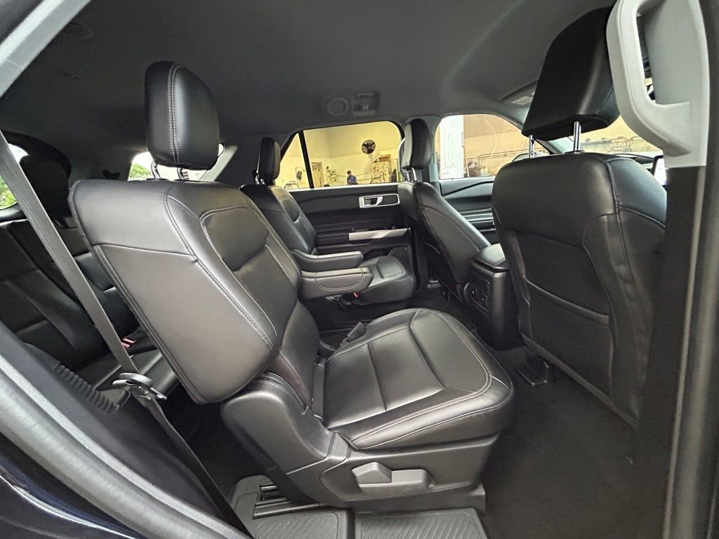 Certified 2022 Ford Explorer XLT w/ Equipment Group 202A RWD image 29