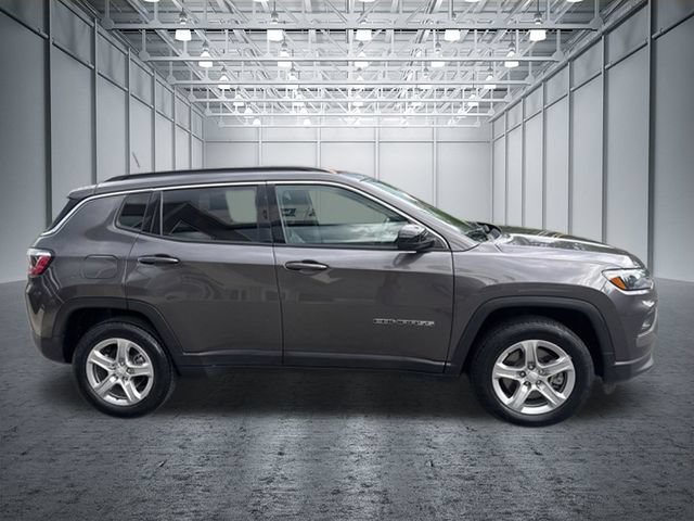 Used 2024 Jeep Compass Latitude AWD/4WD image 6