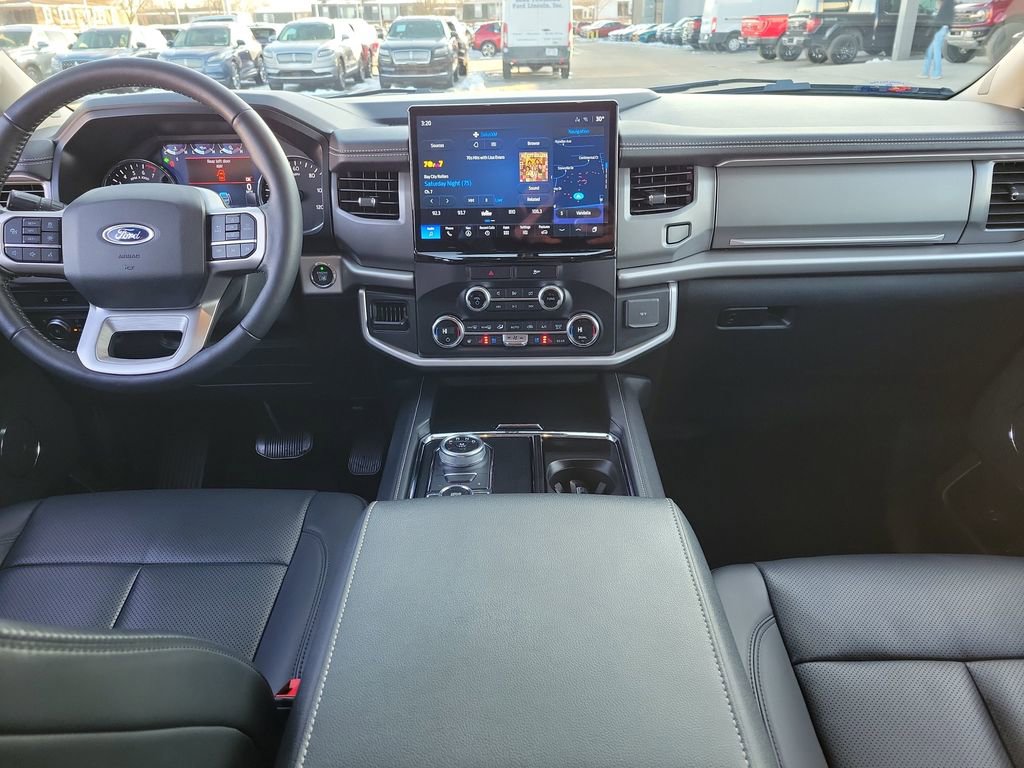 Certified 2022 Ford Expedition XLT image 11