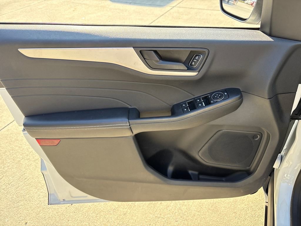 Certified 2022 Ford Escape SE image 15