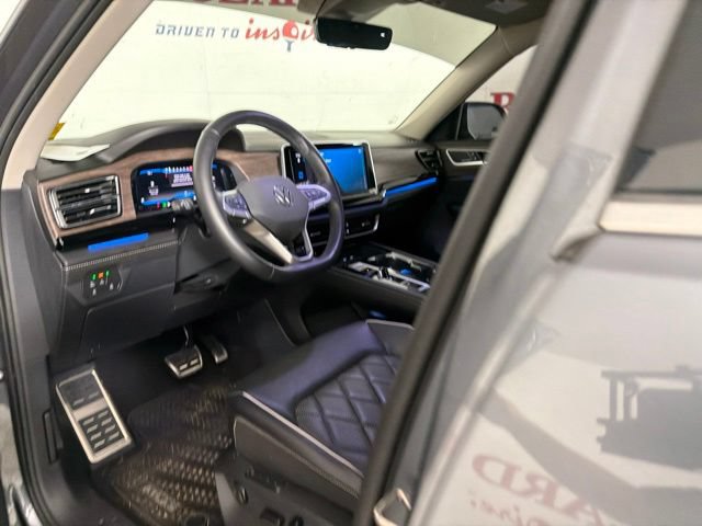Used 2024 Volkswagen Atlas SEL Premium R-Line AWD/4WD image 12