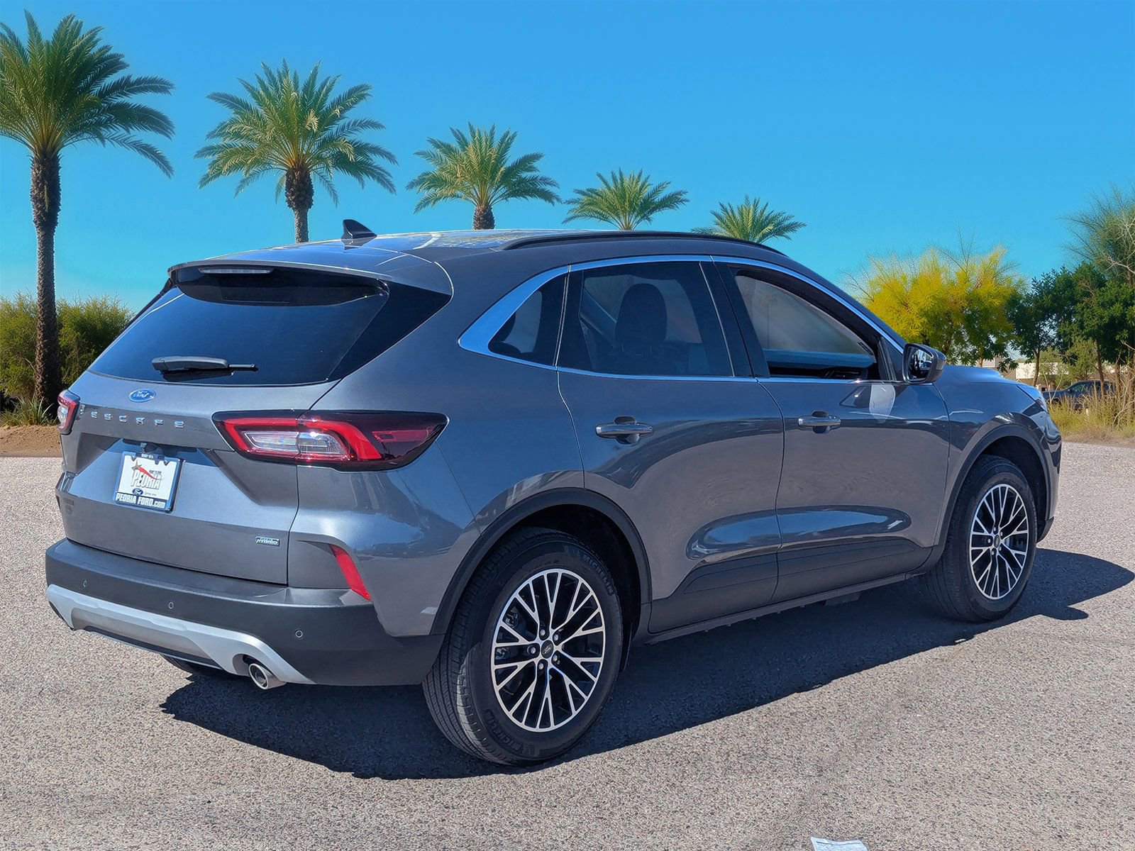 Certified 2025 Ford Escape SE image 5