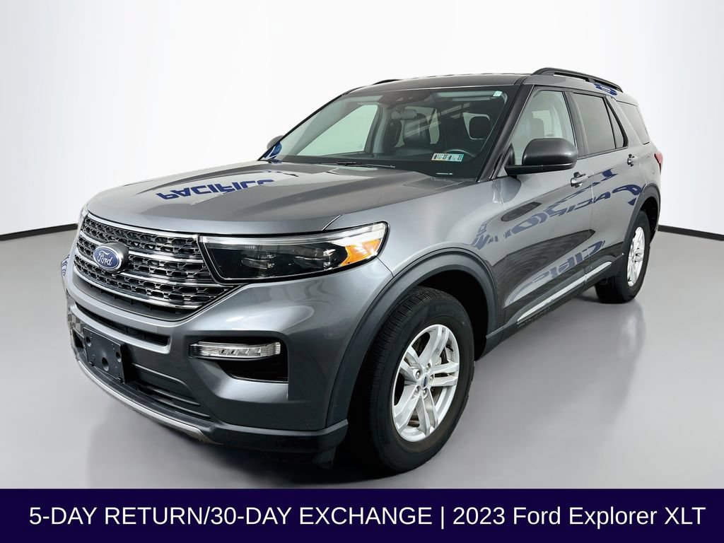 Certified 2023 Ford Explorer XLT w/ Equipment Group 202A AWD/4WD image 4