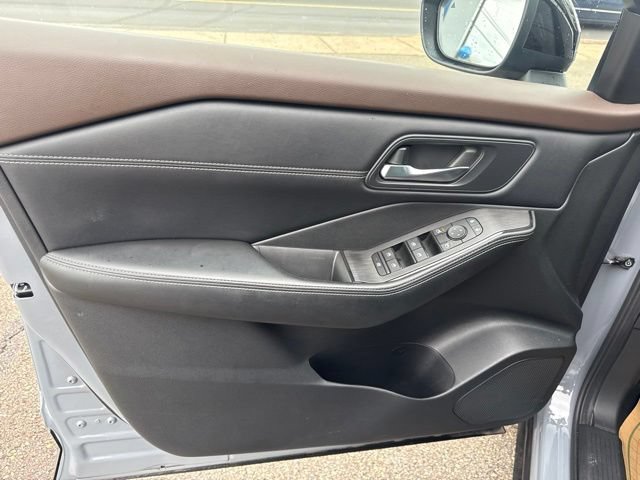 Used 2023 Nissan Rogue SV w/ SV Premium B Package AWD/4WD image 14