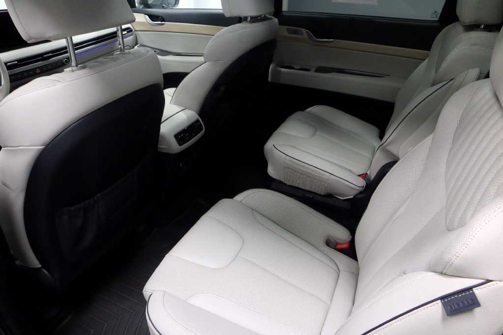 Used 2024 Hyundai Palisade Limited AWD/4WD image 22