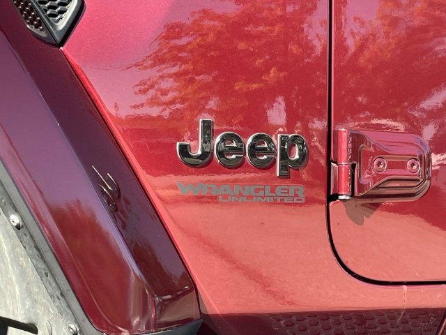 Used 2021 Jeep Wrangler Unlimited Sahara AWD/4WD image 10