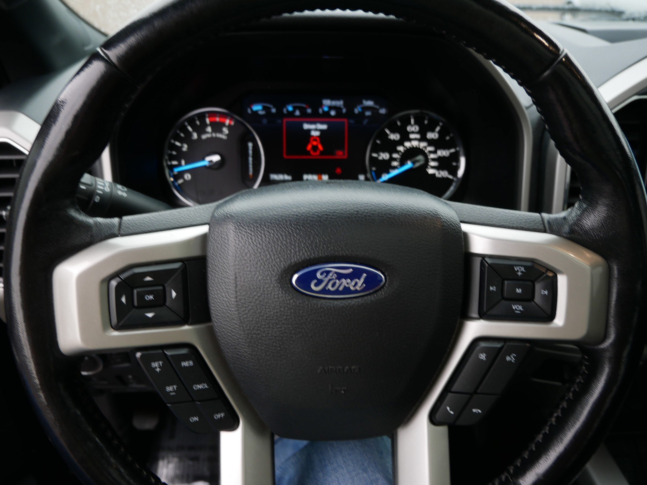 Certified 2022 Ford F250 Lariat w/ Tremor Off-Road Package AWD/4WD image 25