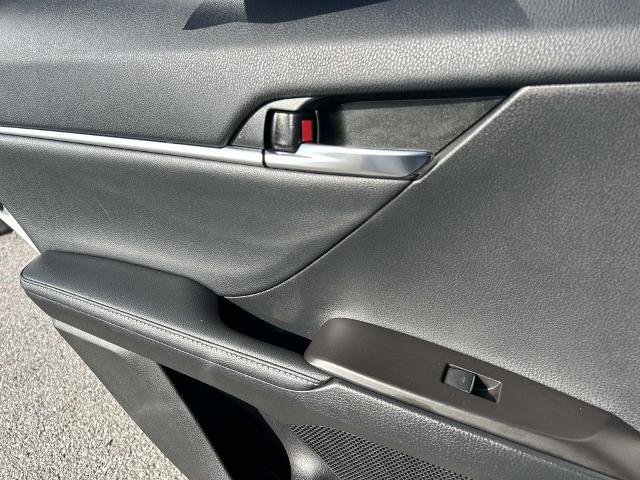 Used 2022 Toyota Camry XSE FWD image 18