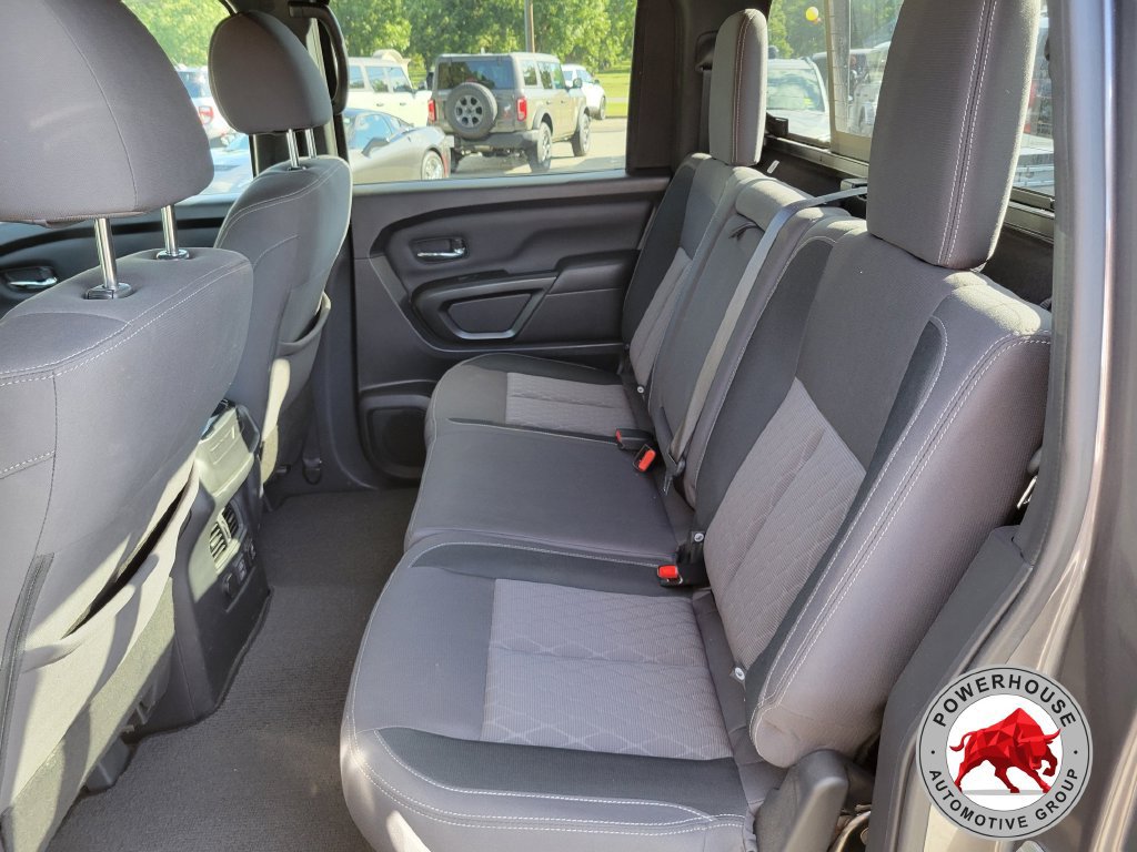 Used 2024 Nissan Titan SV w/ SV Convenience Package RWD image 16
