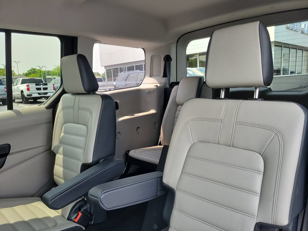 Certified 2023 Ford Transit Connect Titanium FWD image 15