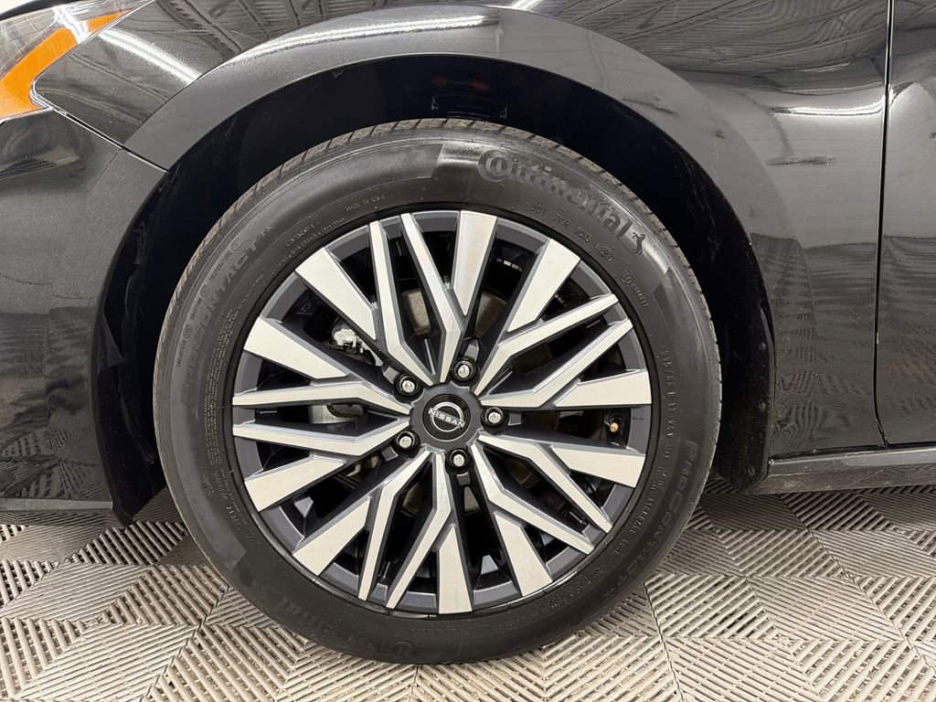 Used 2023 Nissan Altima 2.5 SV FWD image 13