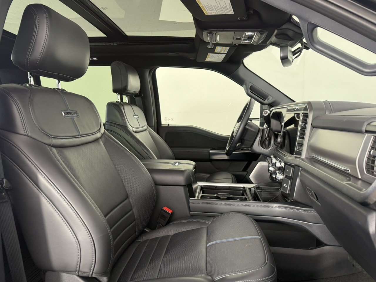 Certified 2025 Ford F250 Platinum AWD/4WD image 10