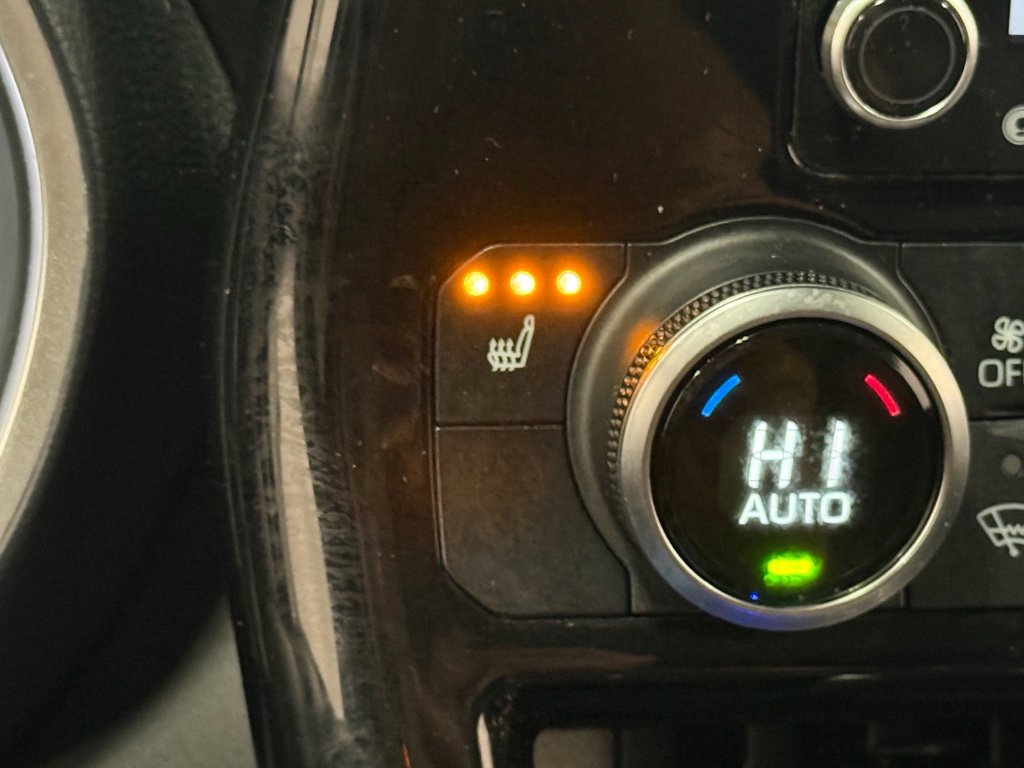 Used 2021 Toyota Highlander XLE image 28