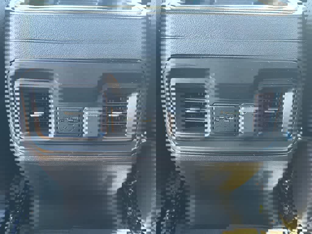 Used 2020 Chevrolet Silverado 1500 RST image 17