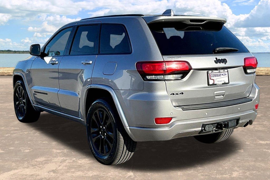 Used 2019 Jeep Grand Cherokee Altitude AWD/4WD image 5