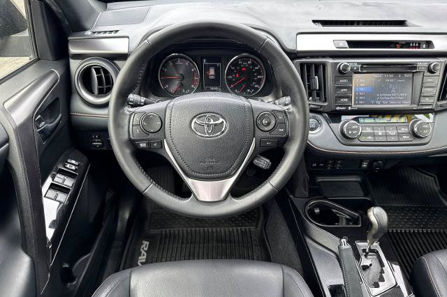 Used 2018 Toyota RAV4 SE w/ Power Extra Value Package FWD image 9