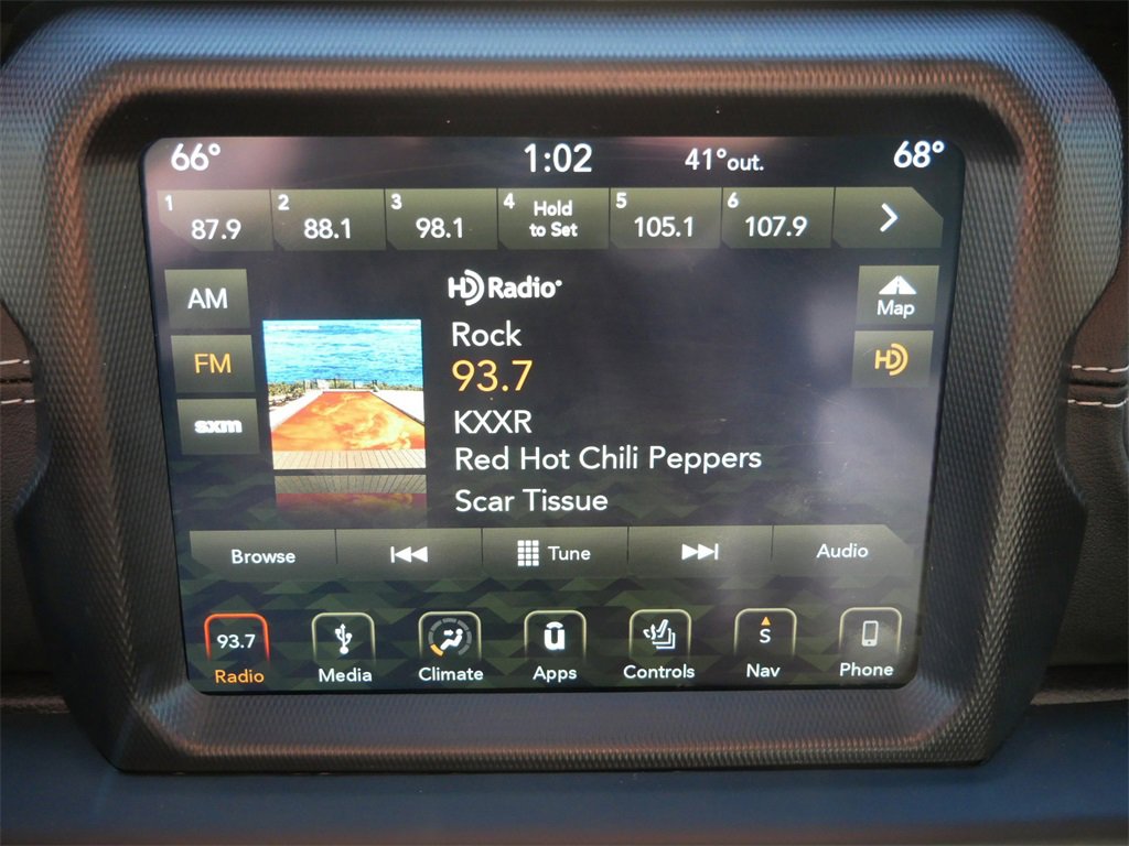 Used 2018 Jeep Wrangler Unlimited Sahara image 23