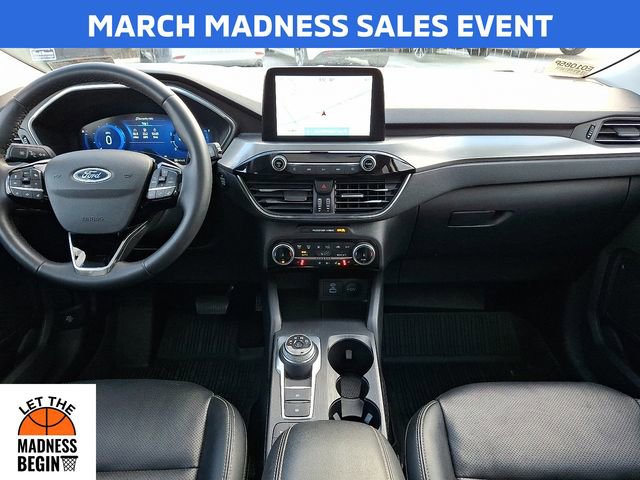 Certified 2022 Ford Escape Titanium w/ Class II Trailer Tow Package image 15