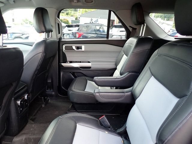Certified 2022 Ford Explorer XLT w/ Equipment Group 202A AWD/4WD image 12