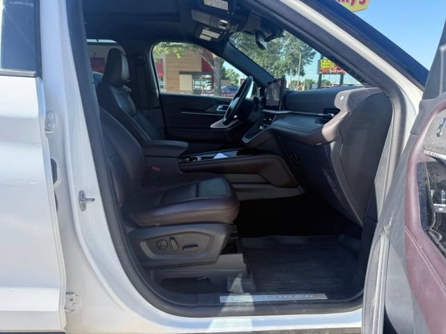 Certified 2025 Ford Explorer Platinum AWD/4WD image 13