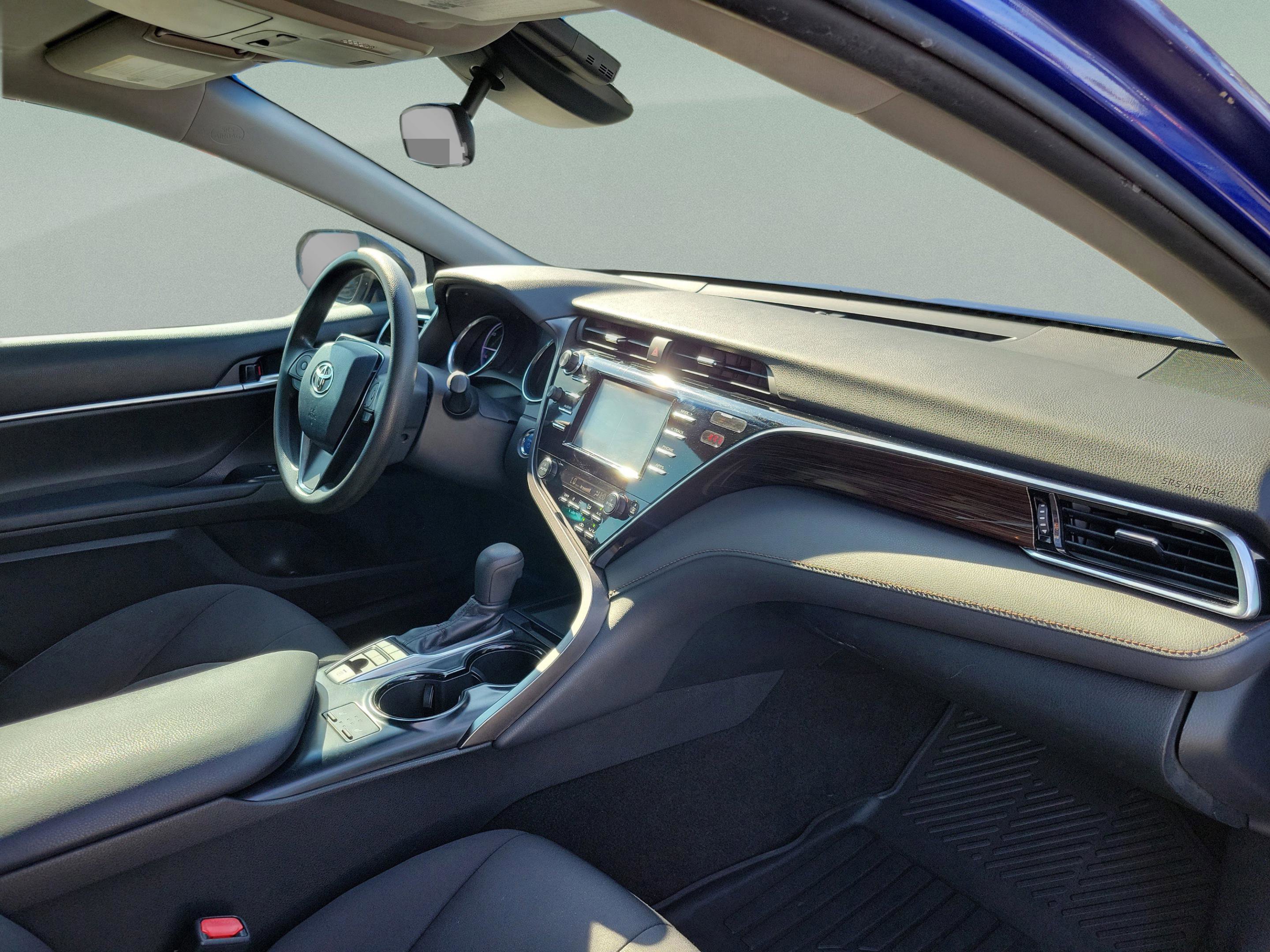 Used 2018 Toyota Camry LE image 27