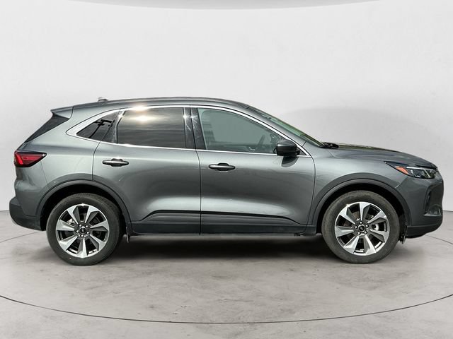 Certified 2025 Ford Escape Platinum AWD/4WD image 4
