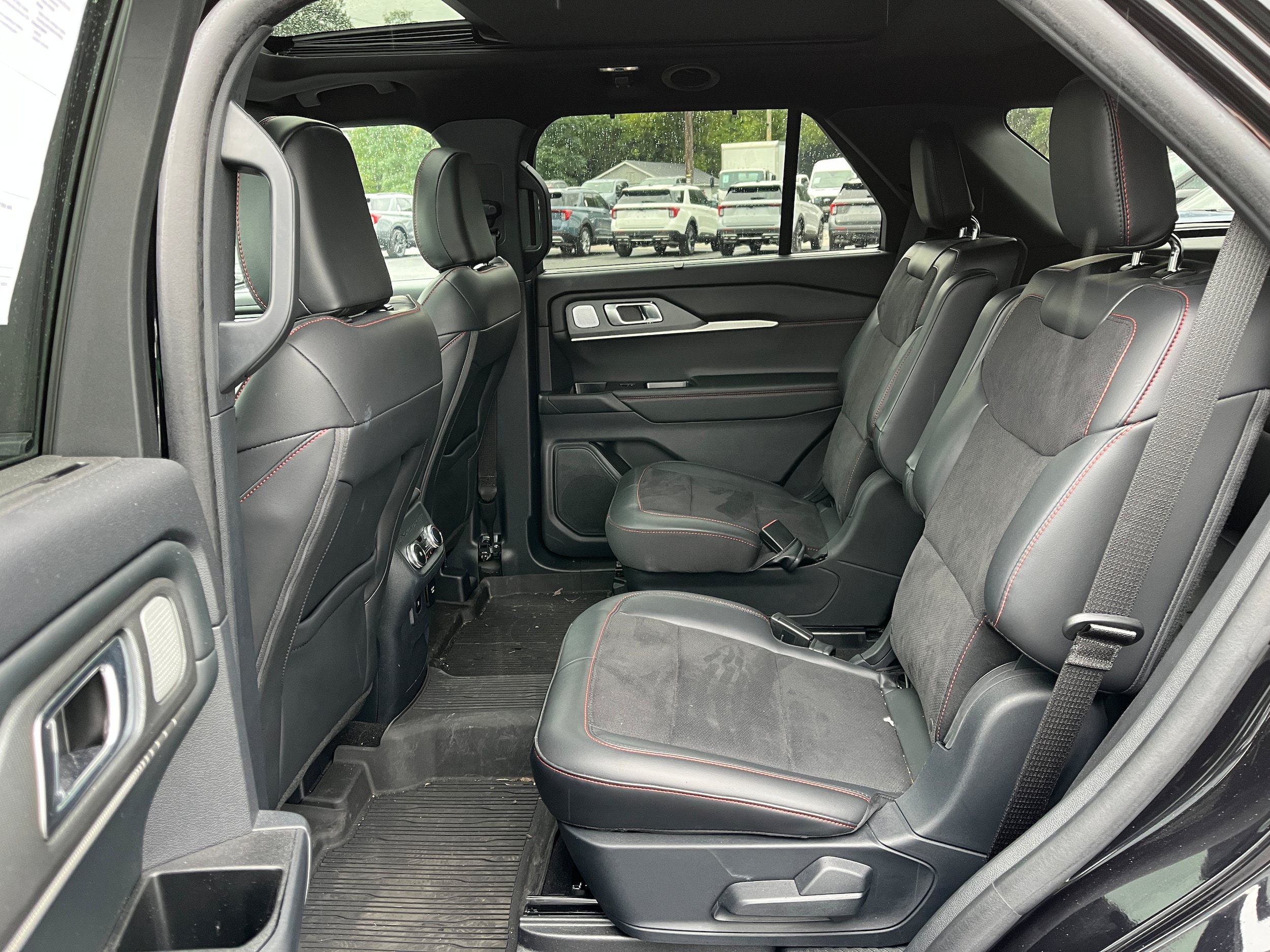 Certified 2025 Ford Explorer ST AWD/4WD image 15