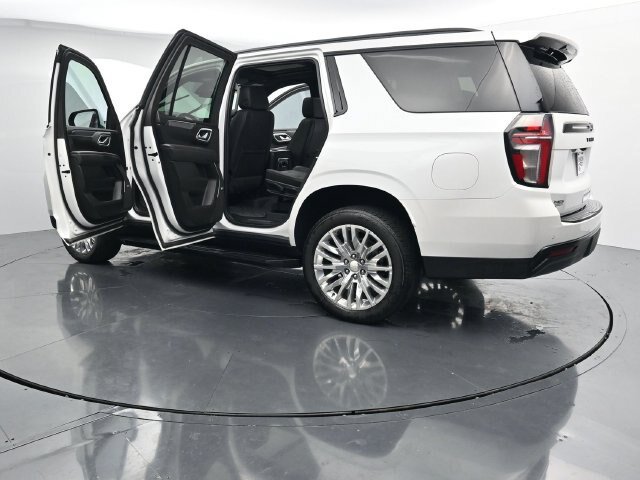 Used 2024 Chevrolet Tahoe RST w/ Luxury Package AWD/4WD image 40