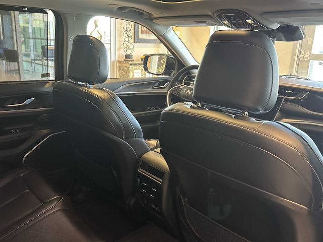 Used 2023 Jeep Grand Cherokee 4WD 4xe w/ Luxury Tech Group II image 27