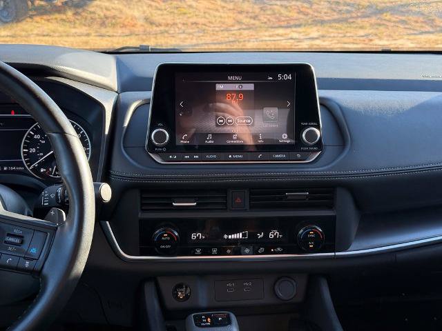 Used 2025 Nissan Rogue SV FWD image 13