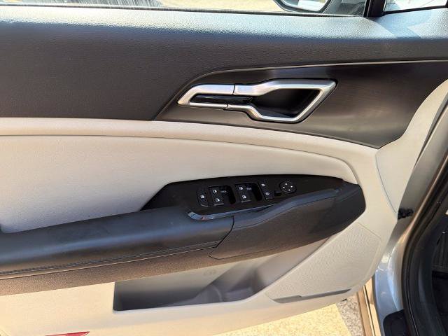 Used 2024 Kia Sportage EX AWD/4WD image 9