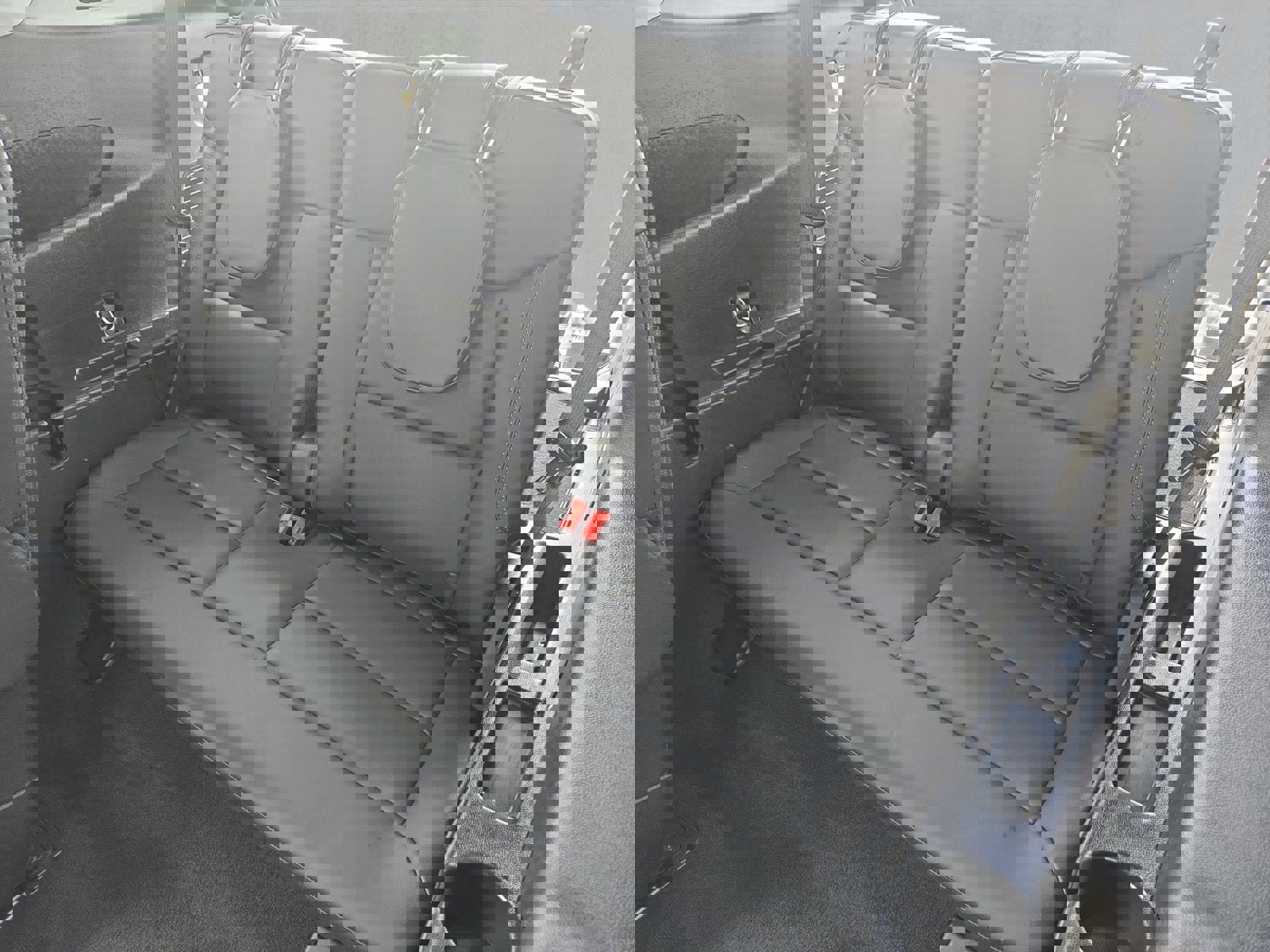 Certified 2022 Ford Explorer XLT w/ Equipment Group 202A image 27