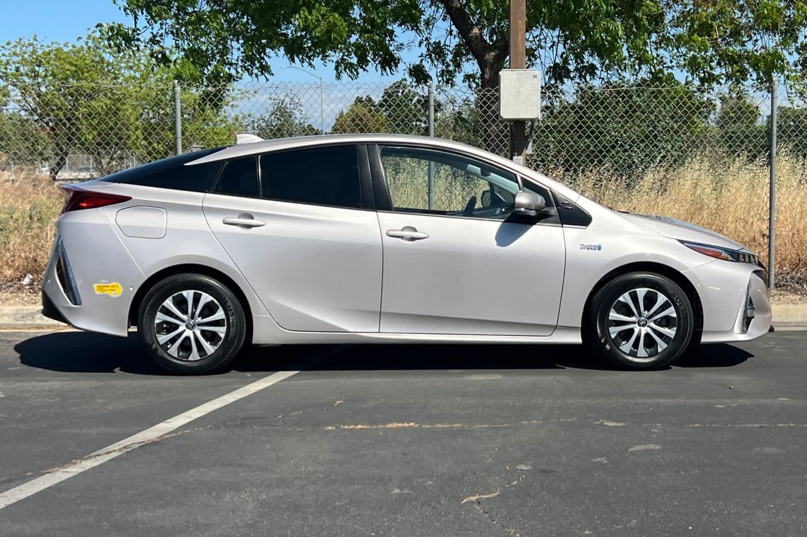 Used 2021 Toyota Prius Prime Limited w/ Carpet Mat Package (TMS) image 6