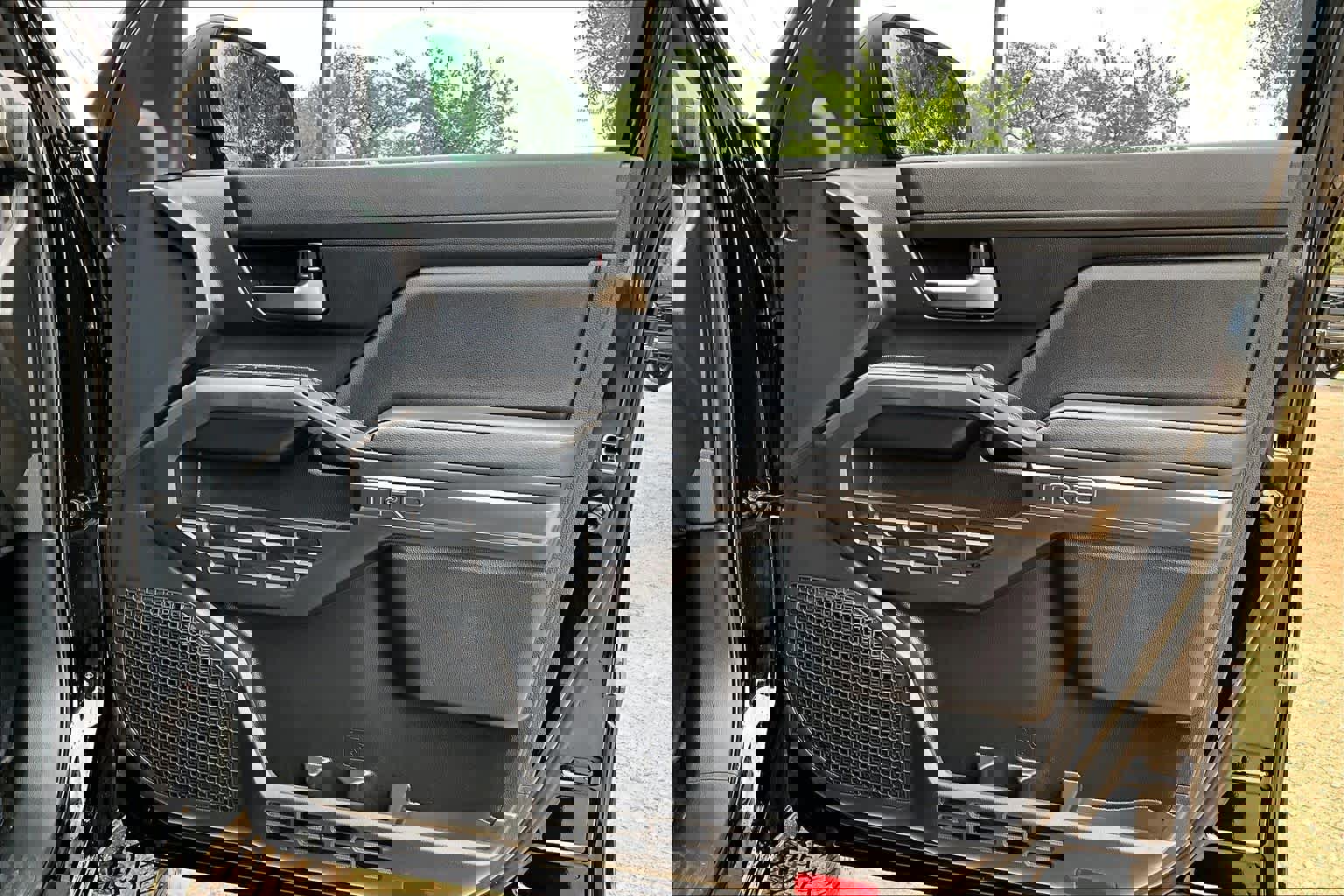 Used 2025 Toyota Tacoma TRD Off-Road image 23