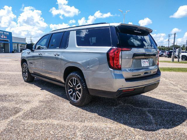 Used 2023 GMC Yukon XL AT4 w/ AT4 Premium Plus Package AWD/4WD image 3